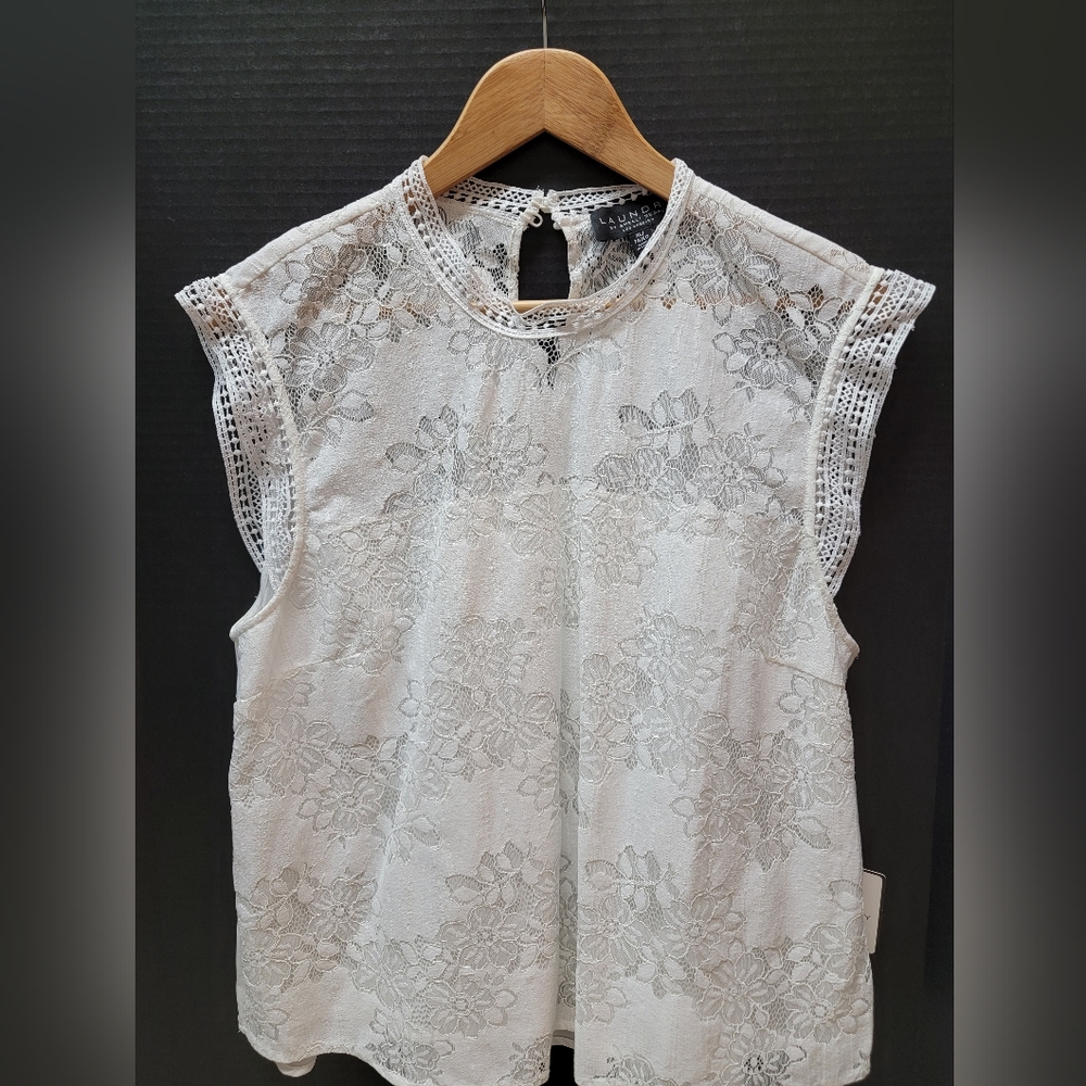 NEW- Laundry by Shelli Segal Lace Blouse
